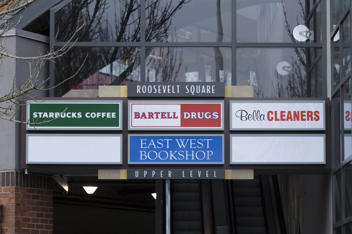 Roosevelt Square Shops During the SKI's Painting Repaint